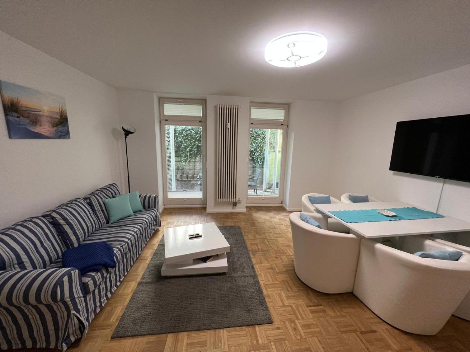 Bernstein Ruhig, Familienfreundlich Mit Garten Apartment Rostock